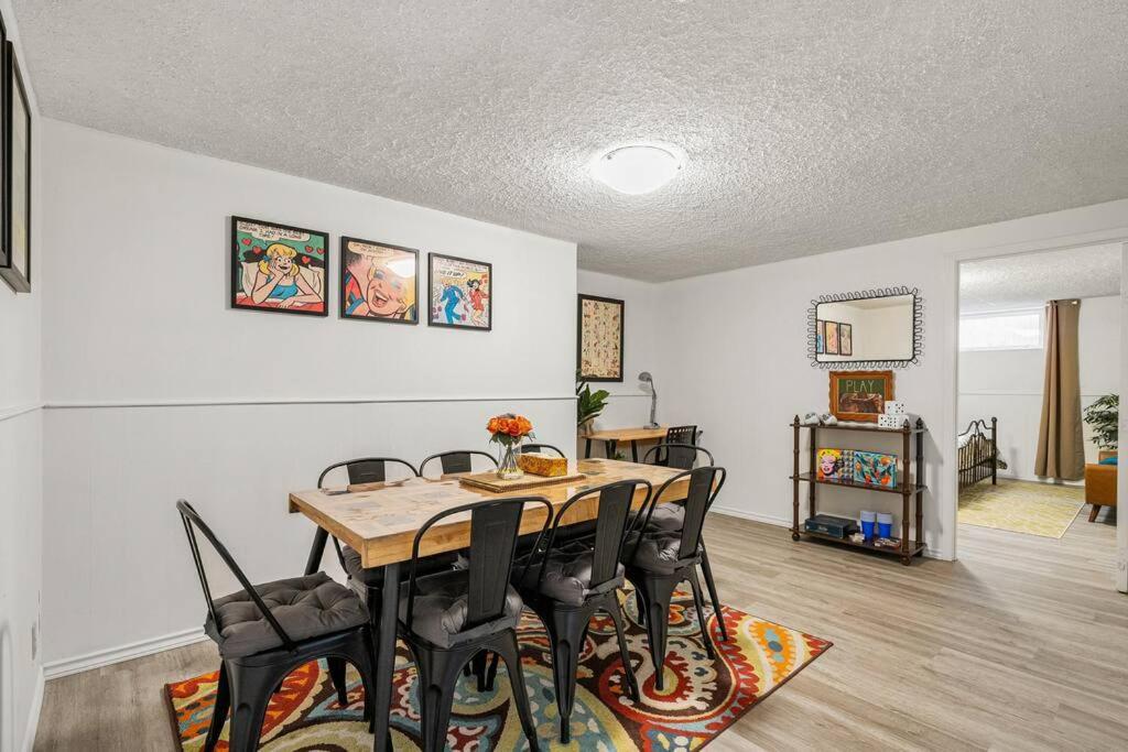 Voyager'S Hub- Calgary Innercity 3Bd 4Bed Sleeps 8 Exterior photo